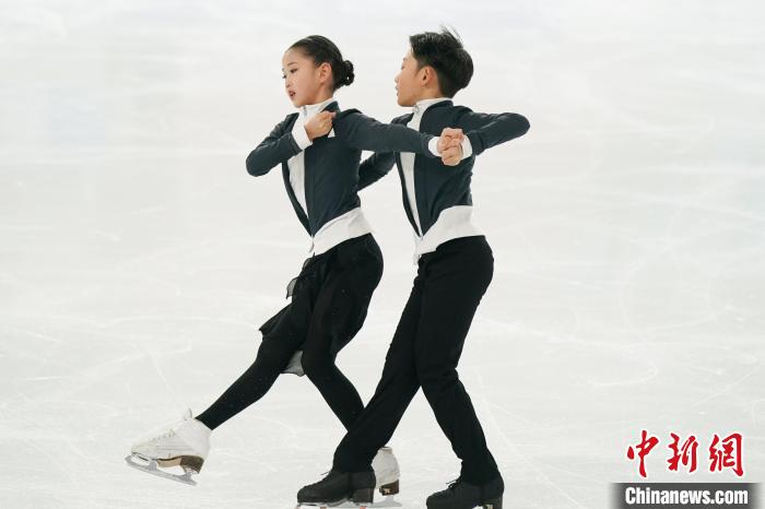 2025亚冬会测试赛开赛 72名选手角逐黑龙江省花滑