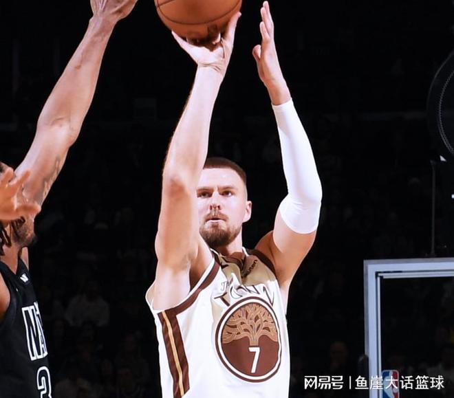 勇士逆转篮网终结8连败 桑托斯31分创生涯新高