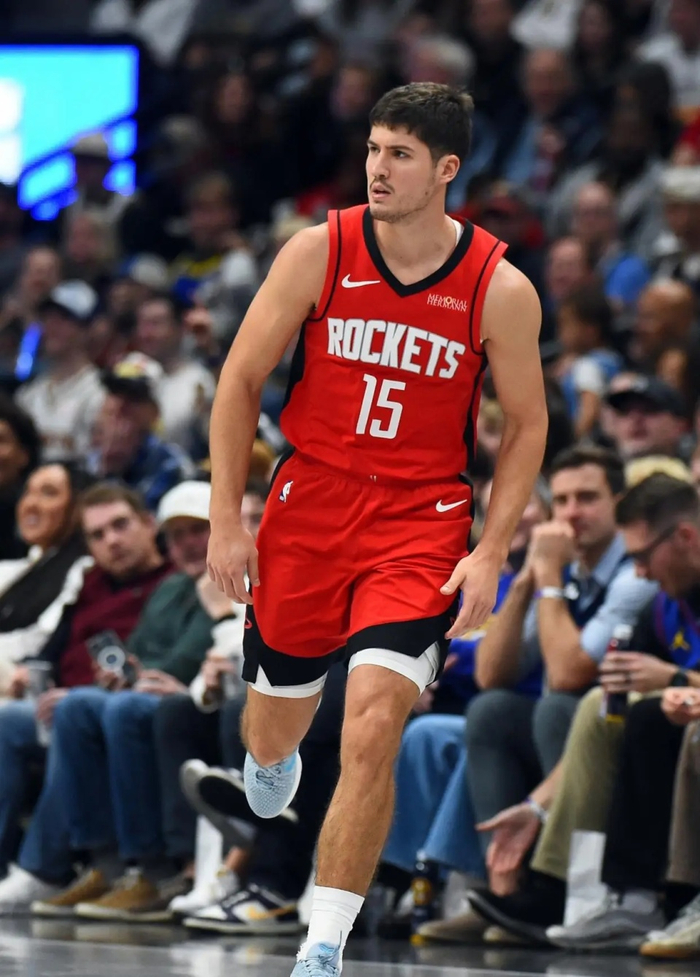 谢泼德从替补逆袭成火箭战术核心，季后赛角色